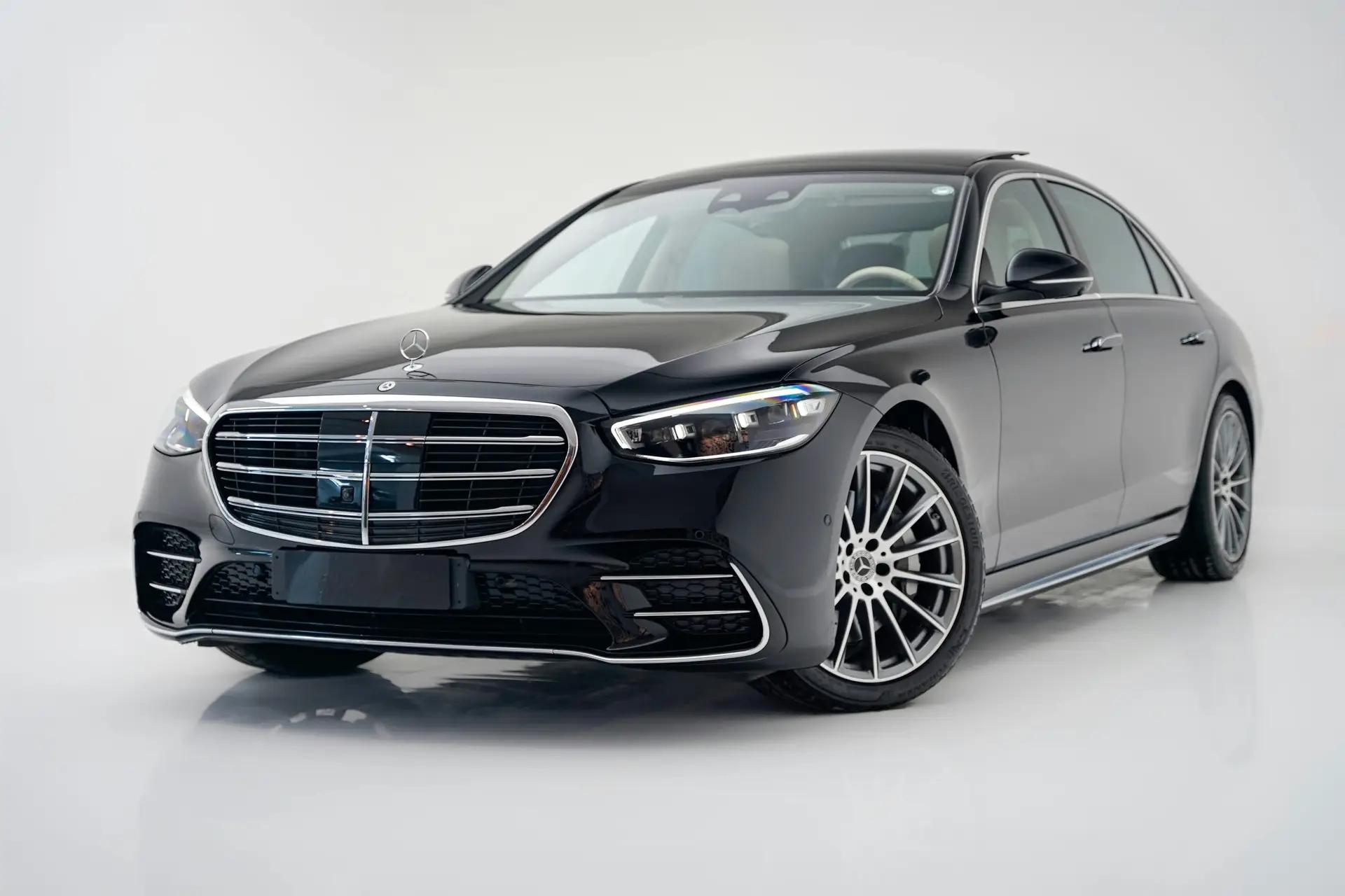 Mercedes S Class in profile, VIP transfer service with driver by Courchevel Transfert VIP