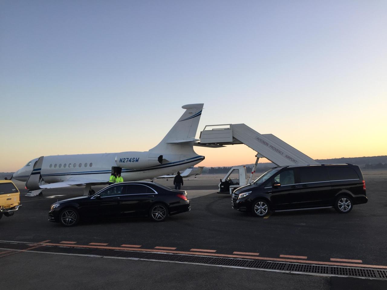 Car hire with driver services in Courchevel: Mercedes S Class and V Class at the foot of a private jet on the tarmac