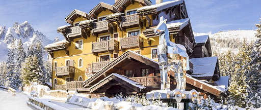 Car hire with driver to Le Cheval Blanc Palace in Courchevel